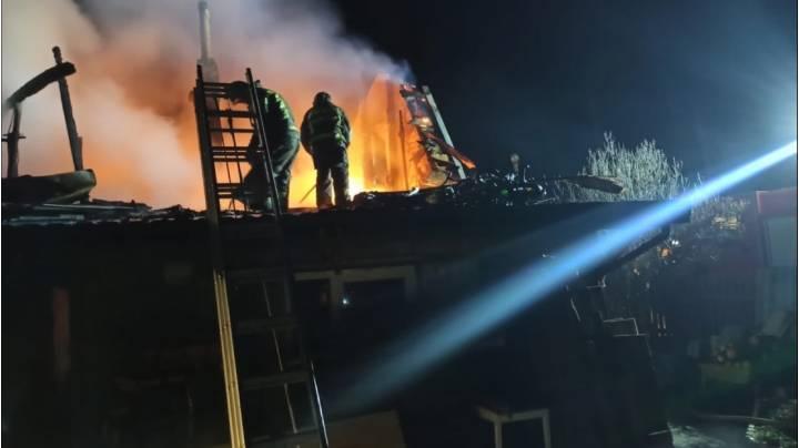 Пожарные не дали полностью сгореть даче под Апатитами